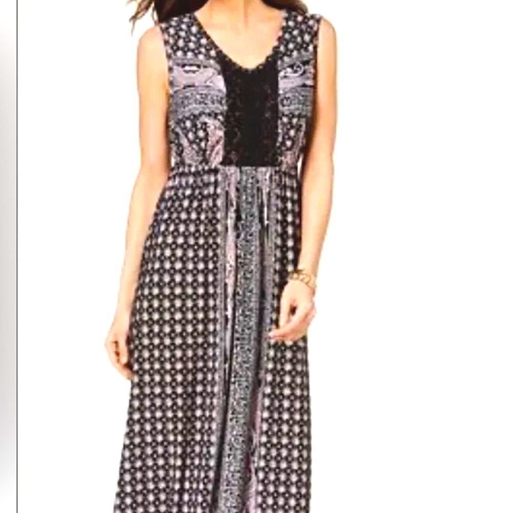 HOST PICK! Gorgeous maxi dress sleeveless with crochet detail